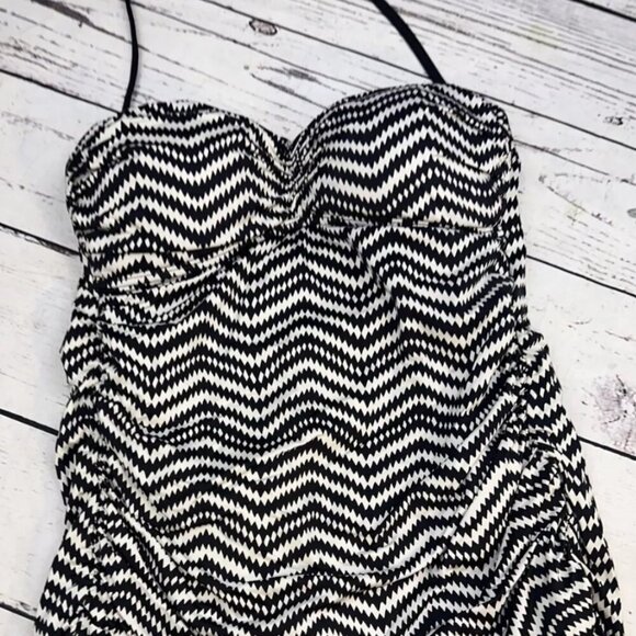 Apt.9 One piece black zig zag Pin Up  skirt beach Pool Flattering swimsuit L - Picture 1 of 5